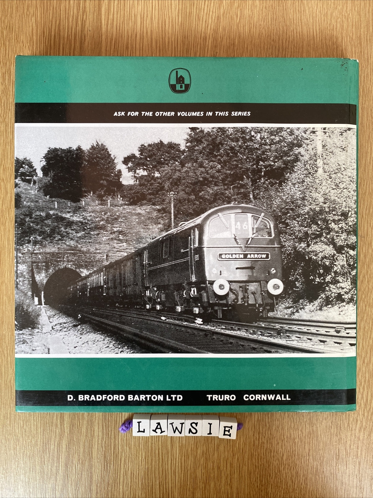 SOUTHERN ELECTRICS H/B book A Pictorial Survey 1975