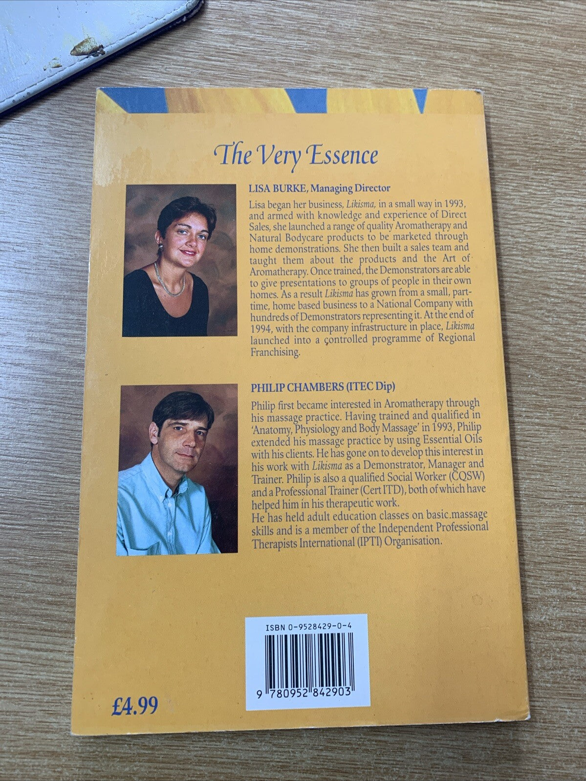 The Very Essence: Guide to Aromatherapy by Philip Chambers, Lisa Burke...